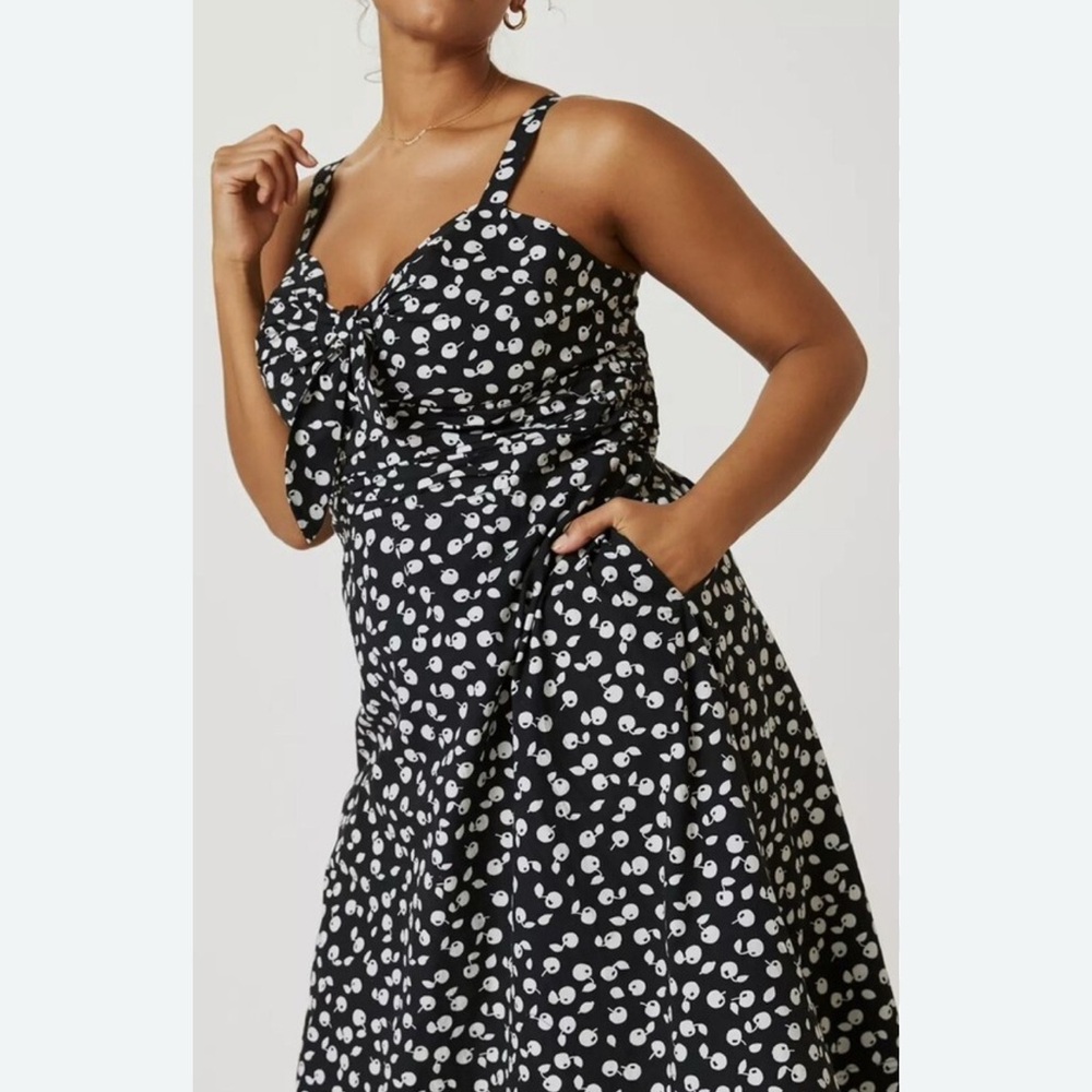 Anthro Maeve Cherry print tie-front midi dress - Picture 2 of 9